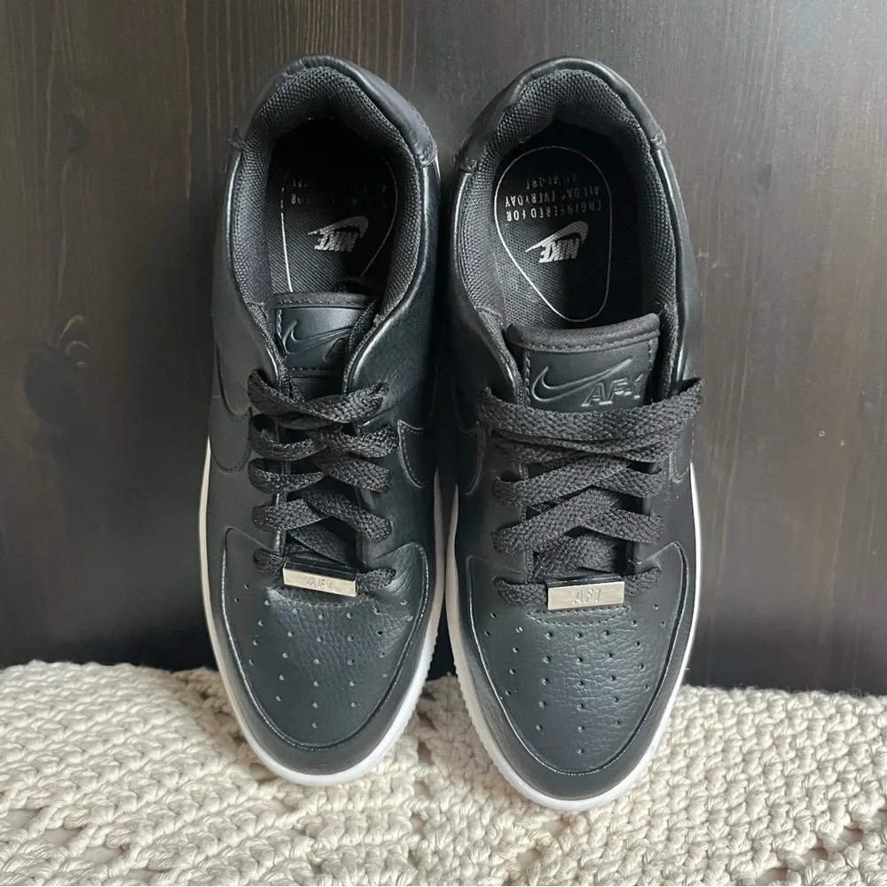 Nike Air Force 1‎ Sage Low Women's Size 6.5 Sneakers Black White AR5339-002